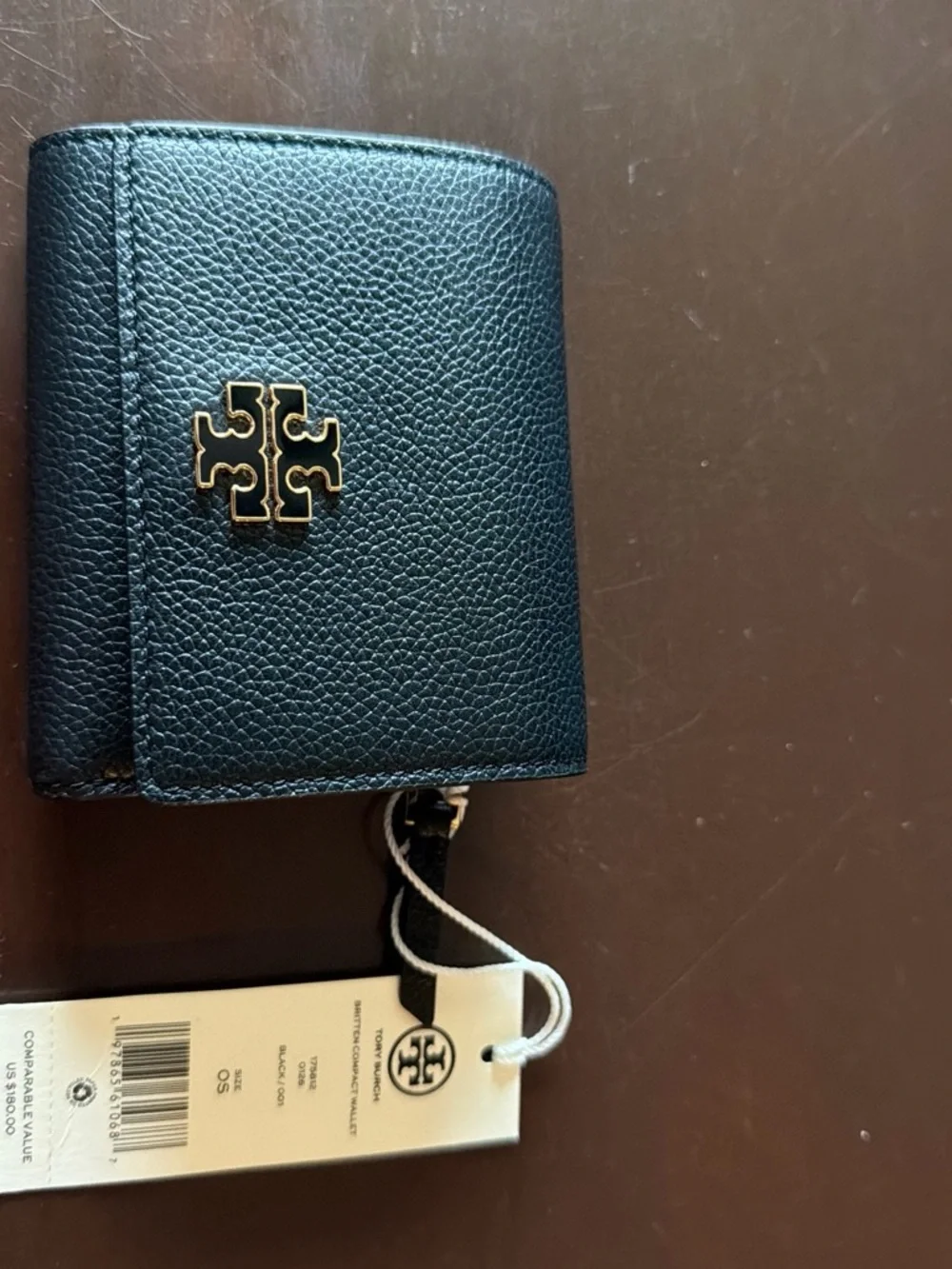 Tory Burch Britten Compact Wallet in black pebbled leather. - Picture 9 of 13